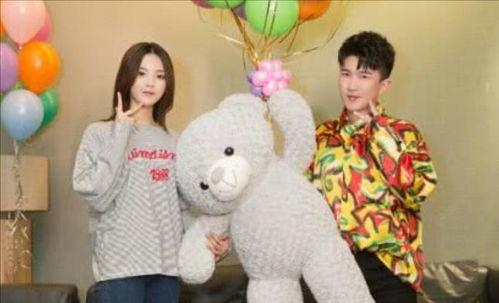 为了吃瓜他进娱乐圈